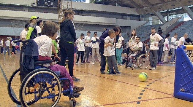 7. rijecke sportske igre za djecu s teskocama u razvoju (4) 7. rijecke sportske igre za djecu s teskocama u razvoju (4)