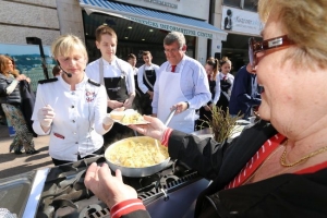 Pomama za mega fritajom od 30 jaja
