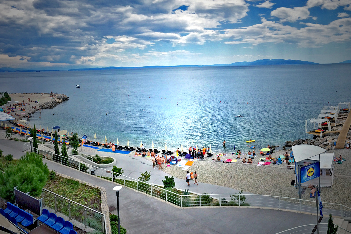plaža-ploče plaža-ploče