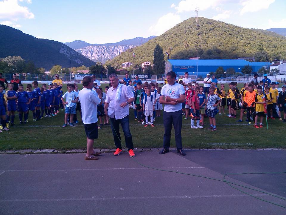 šuker crikva