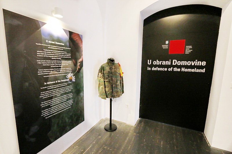 U obrani domovine- detalj postava