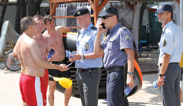 policija-cesi-poljaci1 policija-cesi-poljaci1