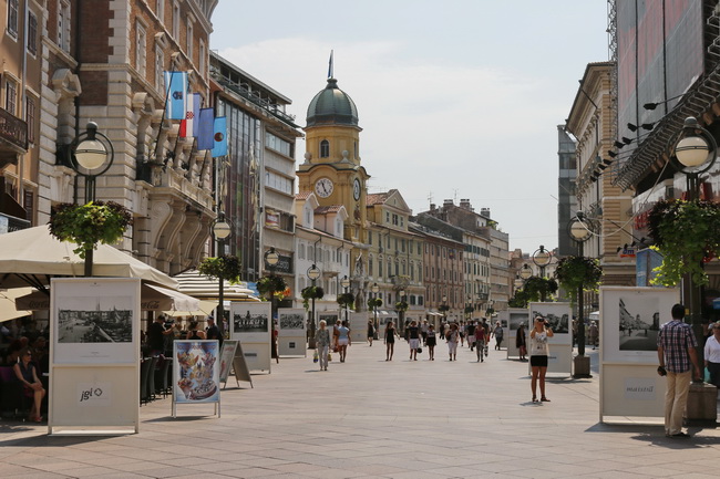 Izlozba na Korzu