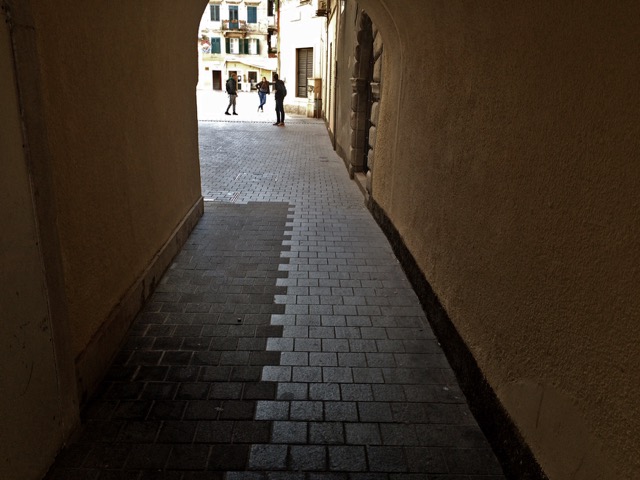 image001
