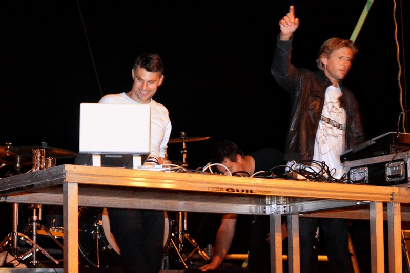 GROOVEARMADA