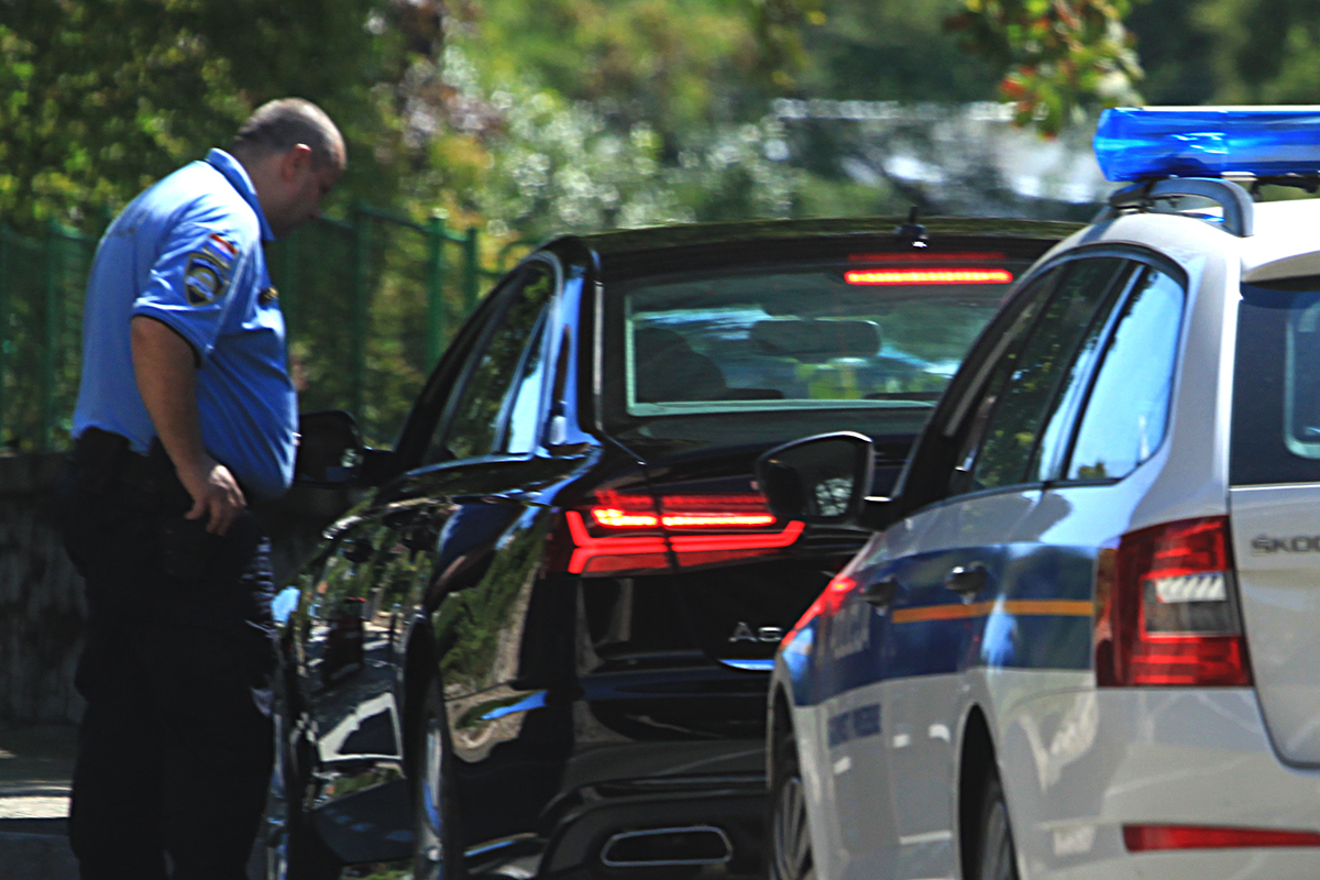 policija policija