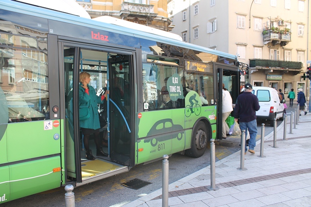 autotrolej autobus autotrolej autobus
