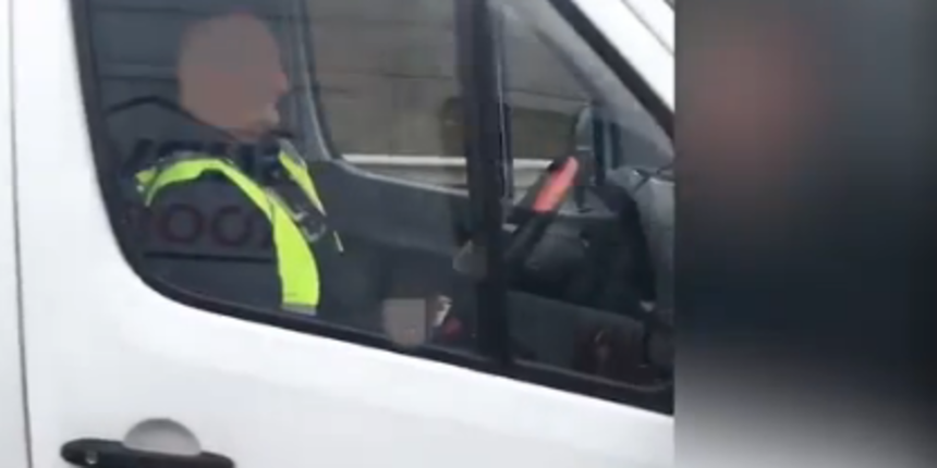 vozi i masturbira vozi i masturbira