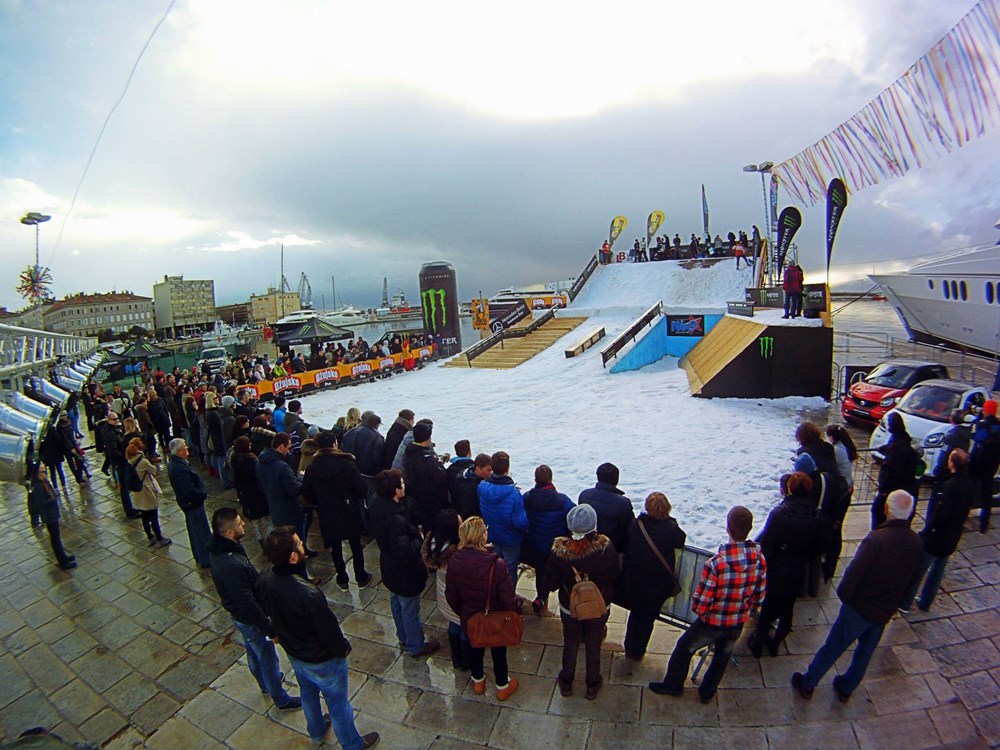 carnval snowboard2