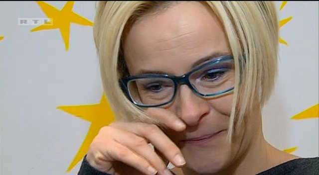 majka plače