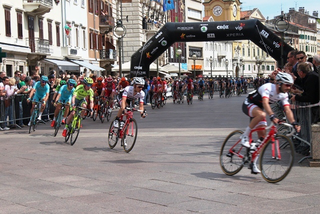 tour of croatia korzo