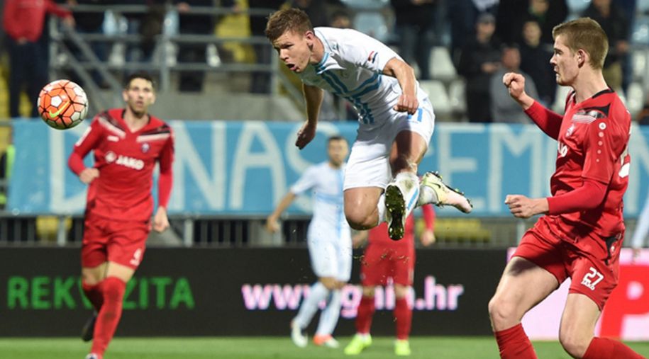 bezjak rijeka zagreb Roman Bezjak u naletu na Zagrebov gol (Foto: HNK Rijeka)