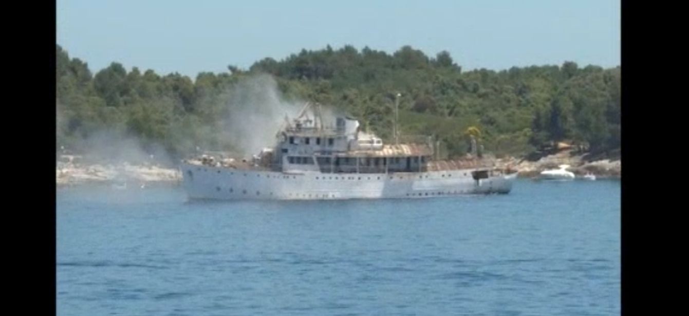 brod vis potapanje