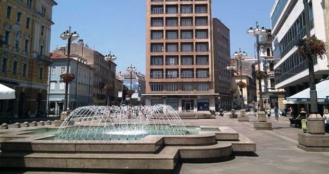 riječki neboder jadranski trg – Copy