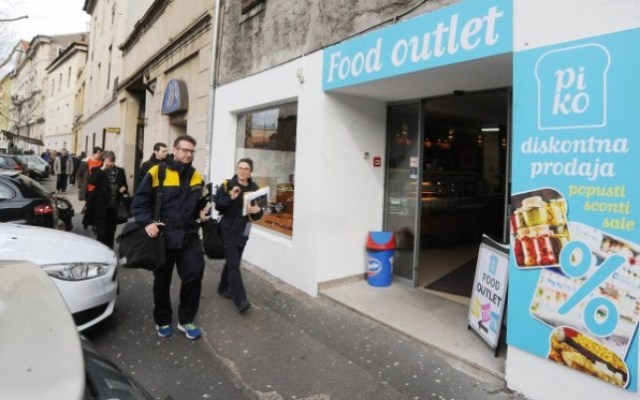 PIK OUTLET PIK OUTLET