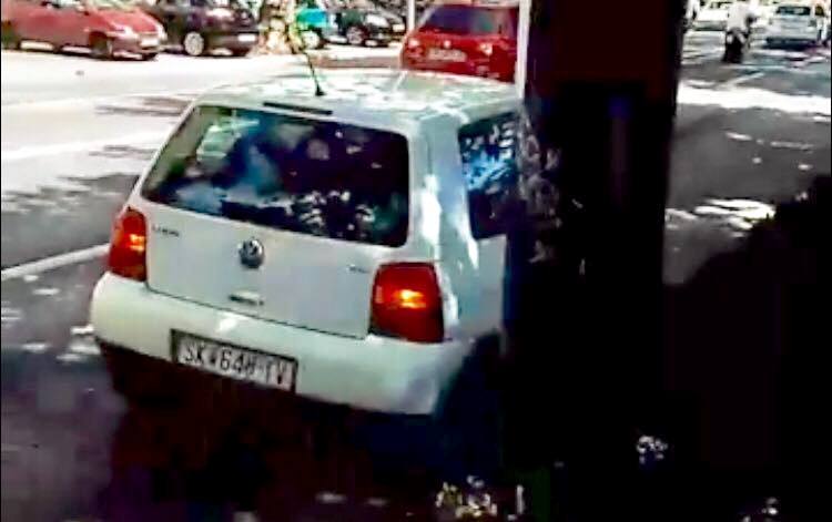 auto zaustavio se