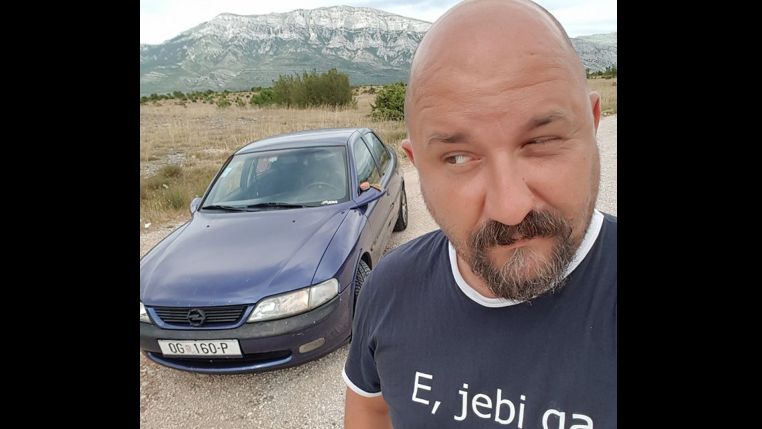 bloger krule auto položena bloger krule auto položena