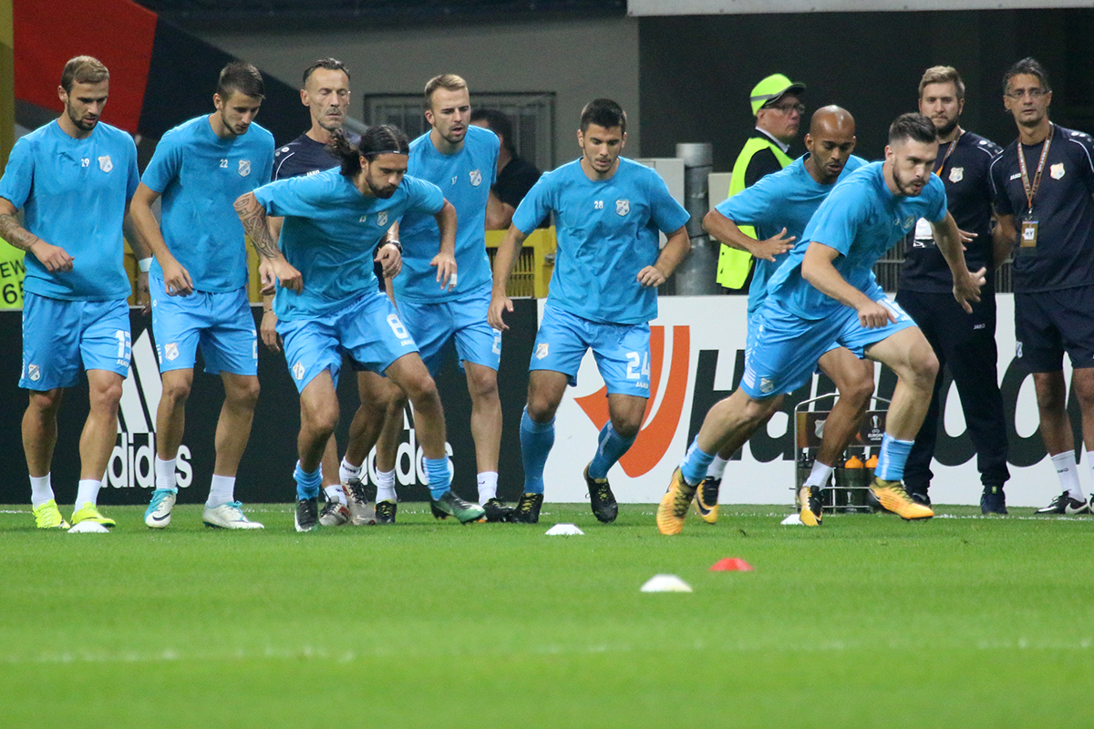 igrači rijeka zagrijavanje trening