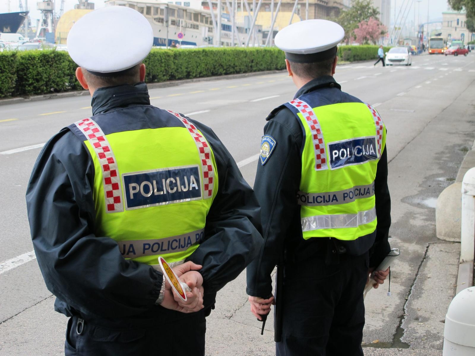 policija