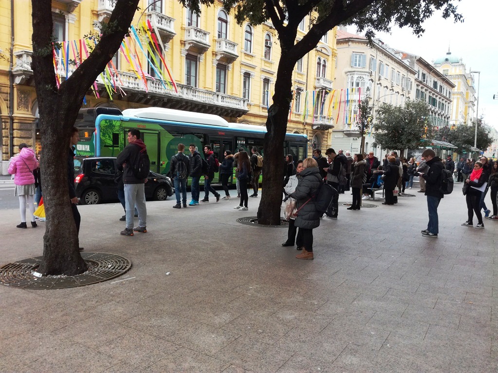 autobus stajalište slavica autobus stajalište slavica