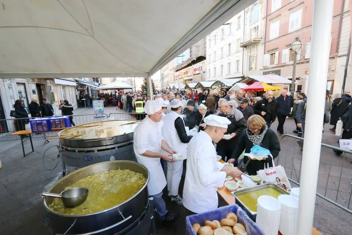 Tradicionalna-predbožićna-Gastrofešta-18