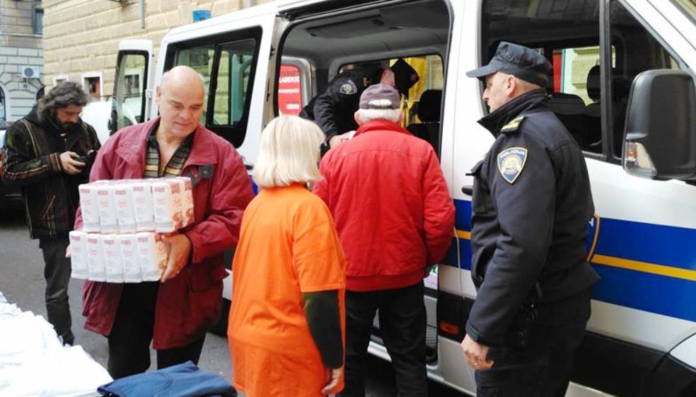 policija humanitarna1 policija humanitarna1