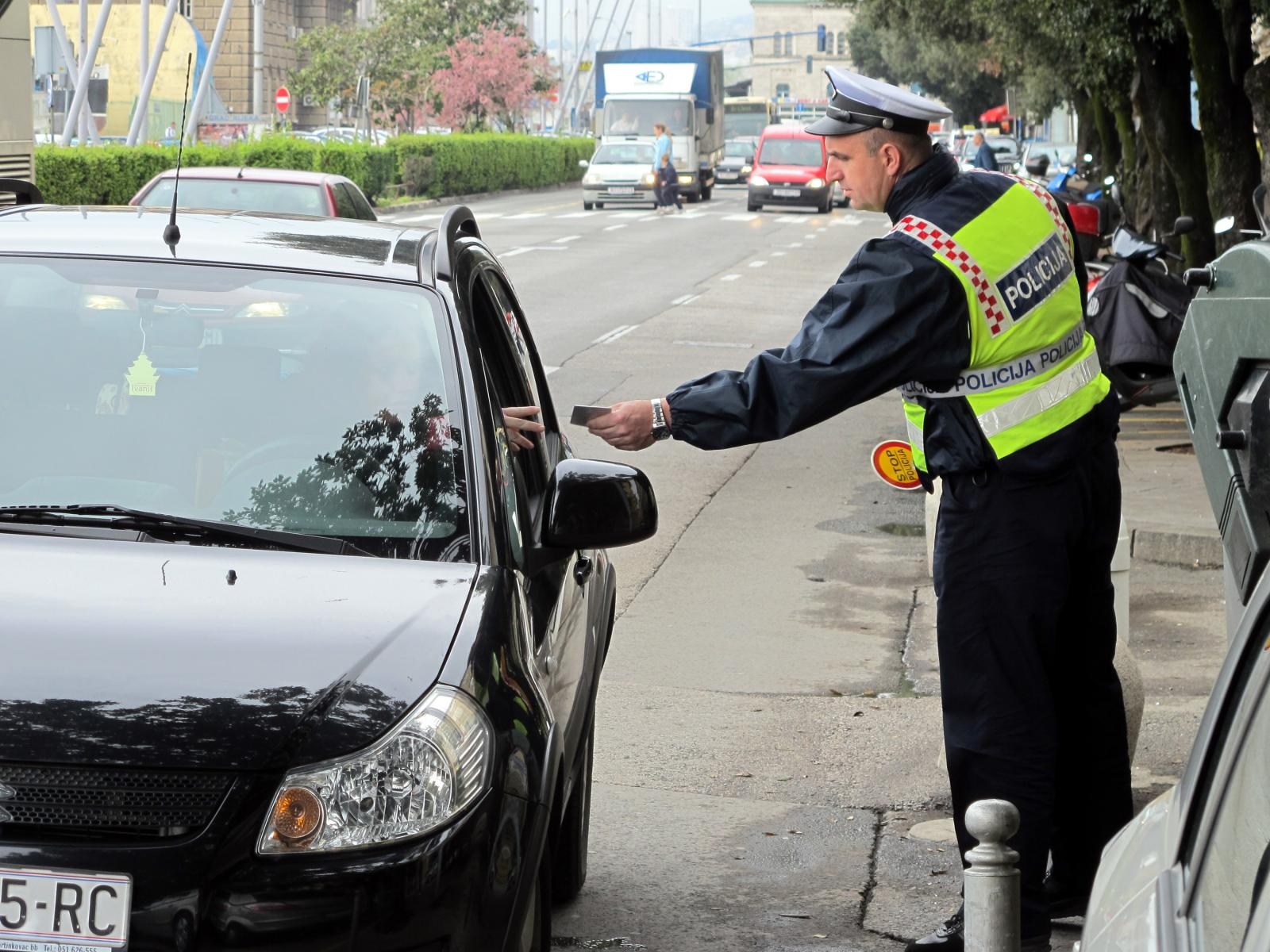 policija policija