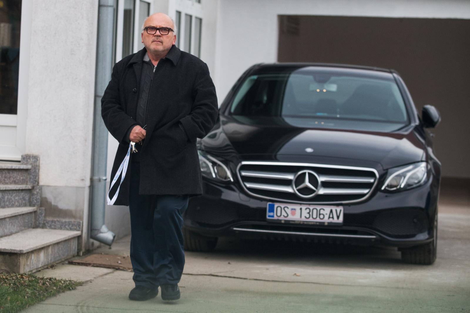 župnik mercedes
