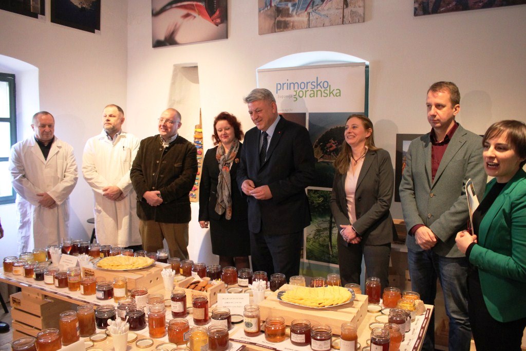 kašetica primorka kuća komadina kašetica primorka kuća komadina