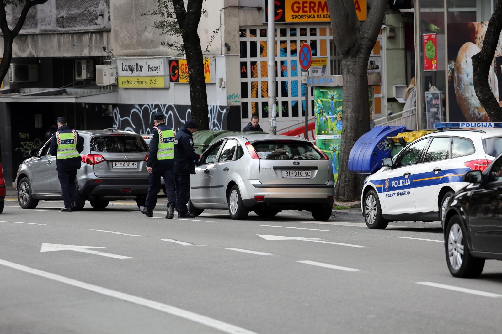 policija policija