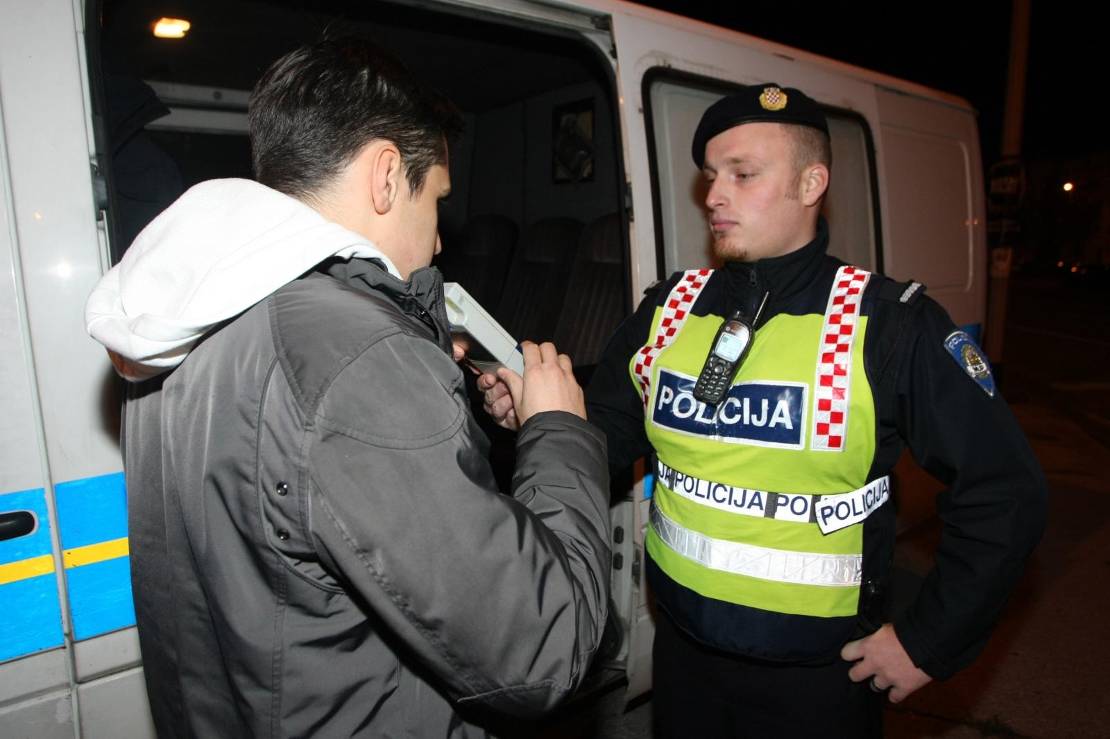 policija