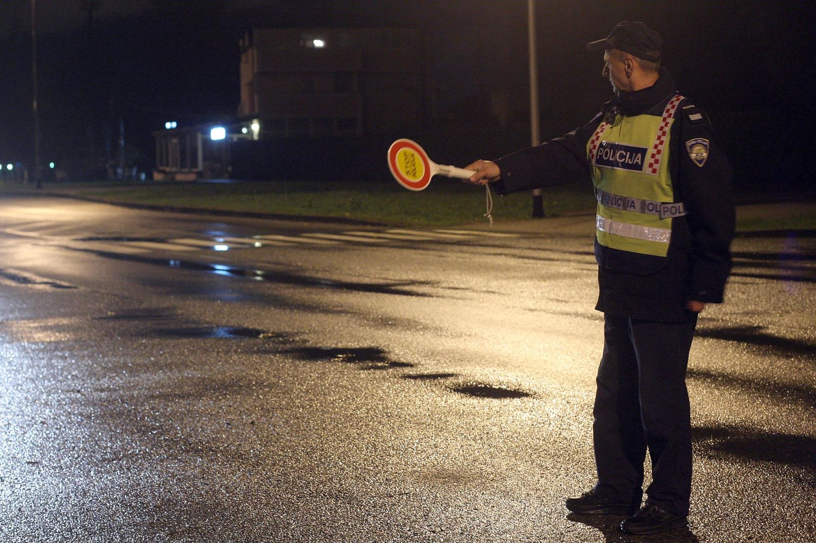 policija zaustavlja stop pixsell