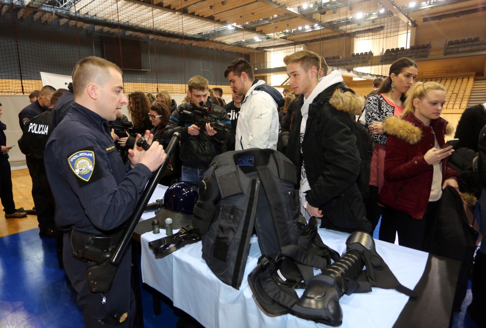policija policija
