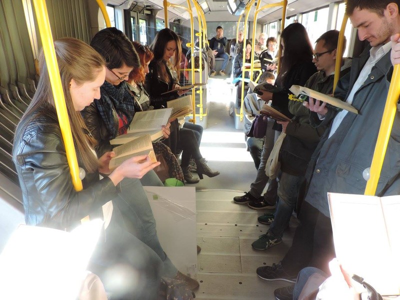 Čitanje u autobusu 2017.