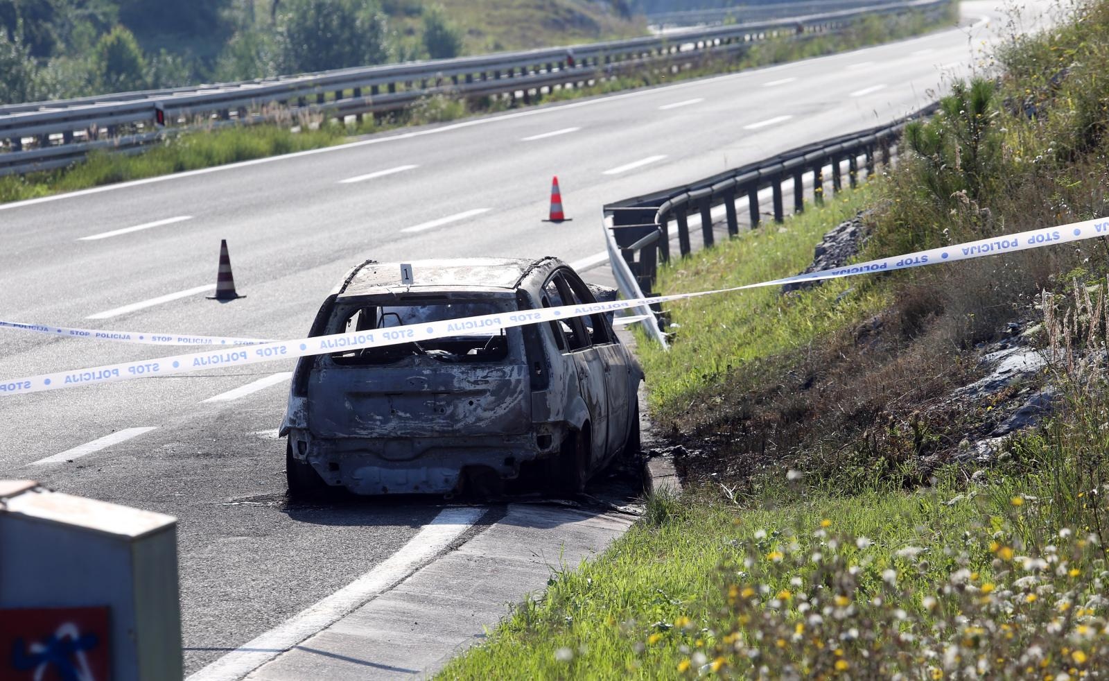 Vrbovsko: Na autocesti planuo automobil, izgorjela osoba Vrbovsko: Na autocesti planuo automobil, izgorjela osoba