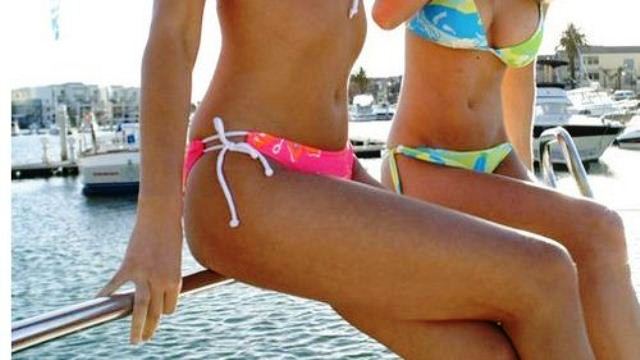 jahta djevojke bikini