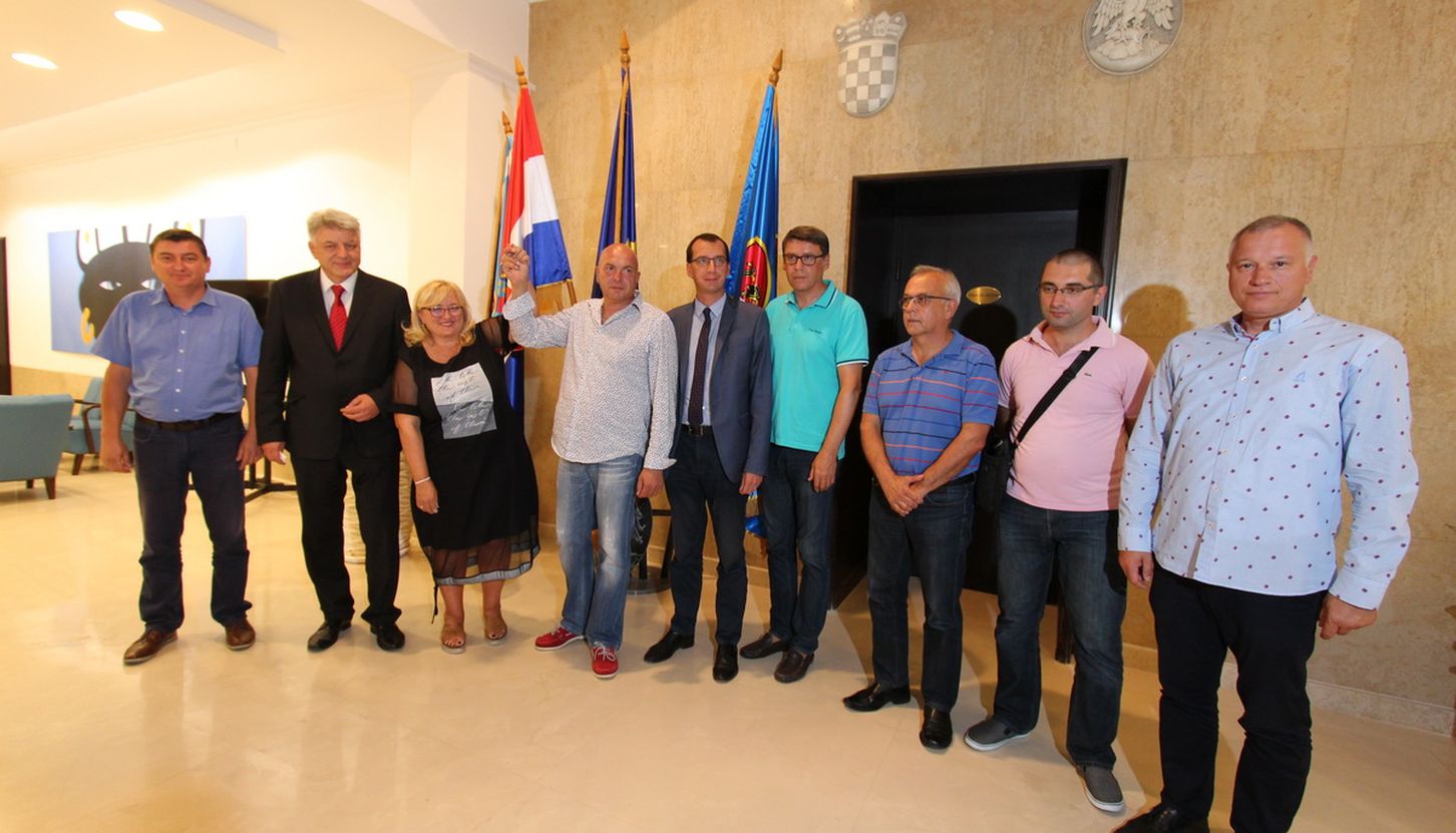 Sastanak-kriznog-stožera-za-3-maj-s-političkim-strankama-4