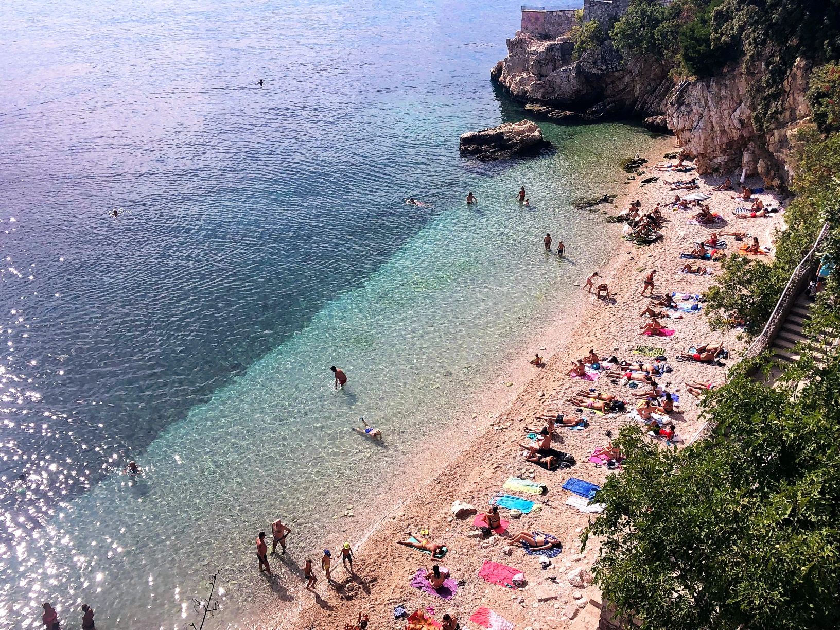 pećine plaža rujan