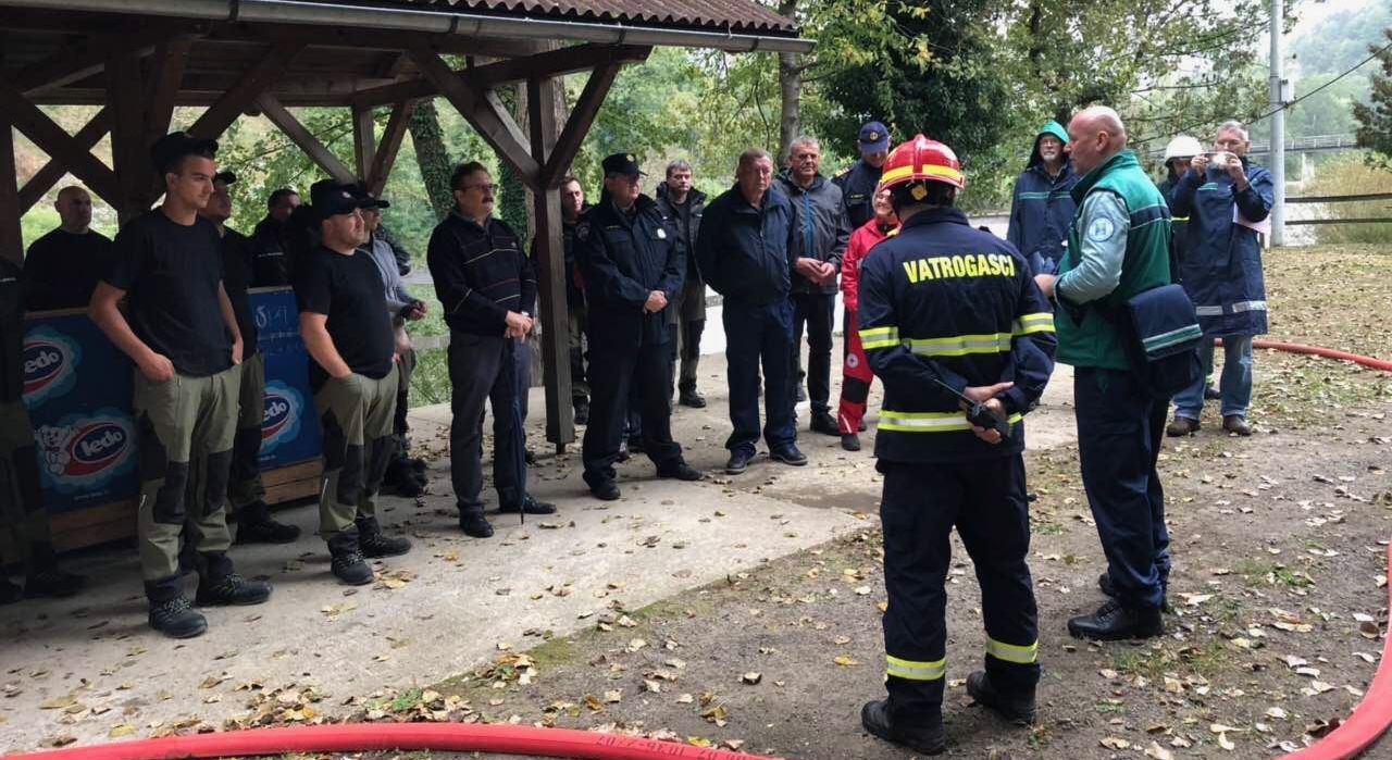 vatrogasci-vjezba vatrogasci-vjezba