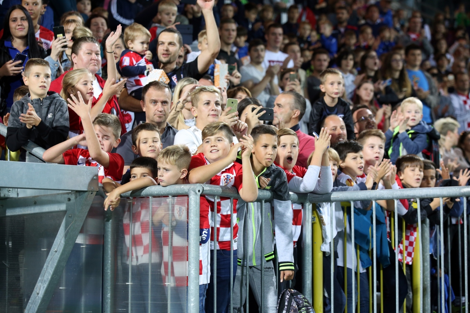 Rijeka: Trening reprezentativaca na popunjenom stadionu uoči utakmice s Engleskom