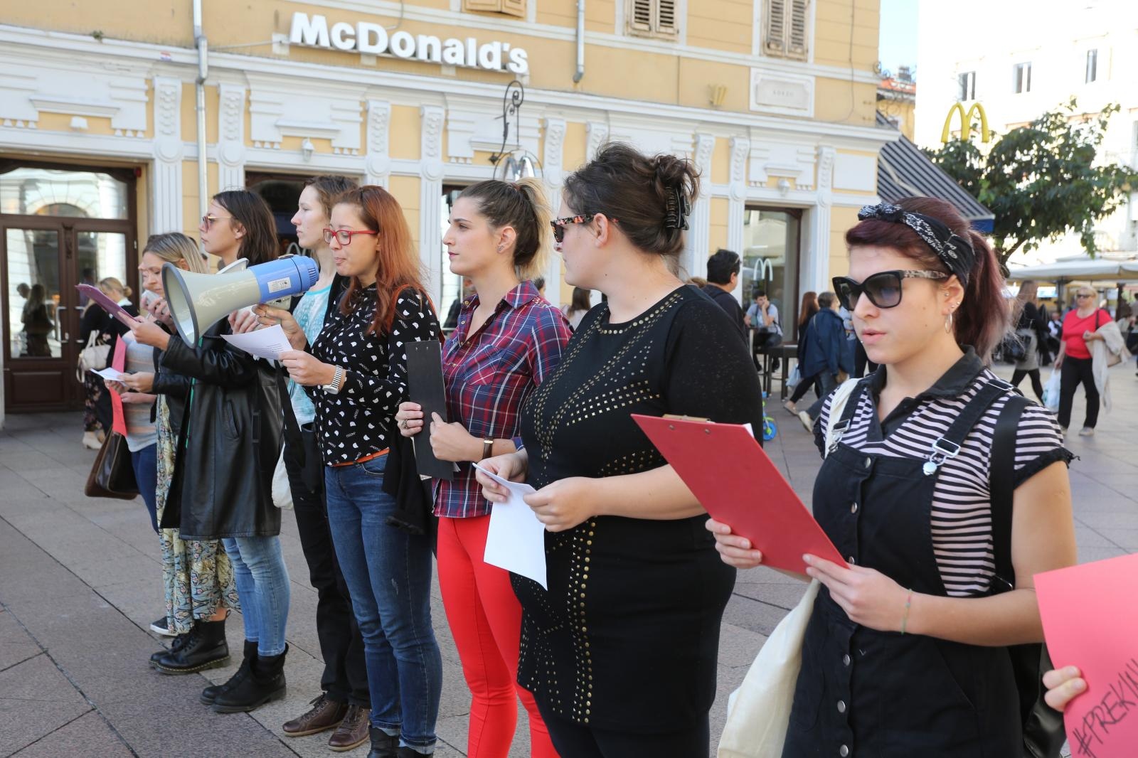 Rijeka: U organizaciji udruge Roditelji u akciji  na Korzu  održana  akcija Prekinimo šutnju