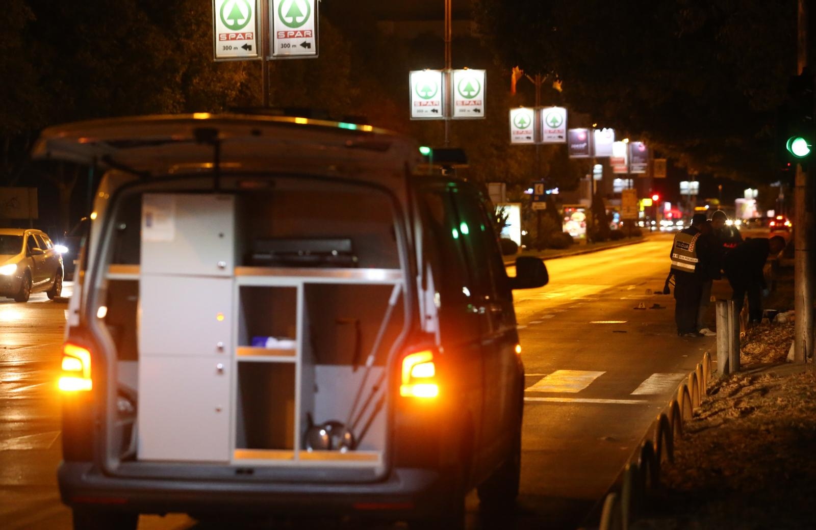 Split: Usmrtio pješakinju pa pobjegao, policija traži crni audi Split: Usmrtio pješakinju pa pobjegao, policija traži crni audi