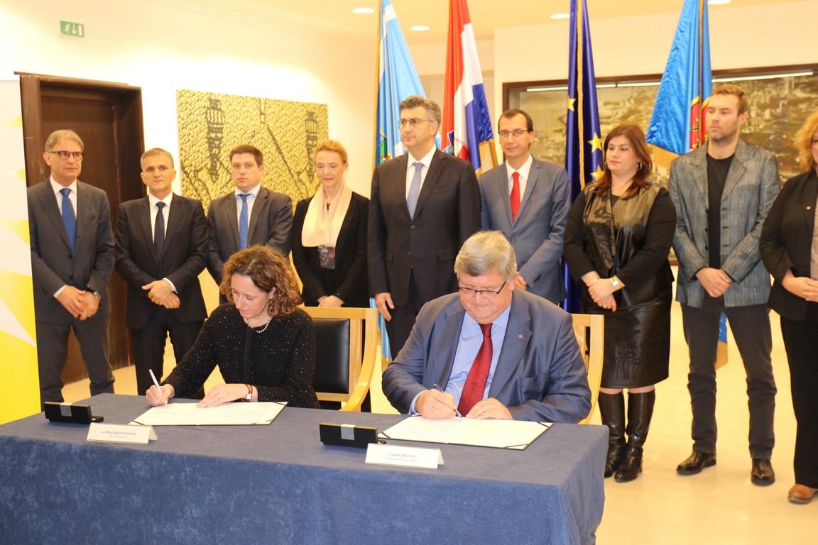 Radni-sastanak-i-potpisivanje-ugovora-vezanih-uz-projekt-Europske-prijestolnice-kulture-12 Radni-sastanak-i-potpisivanje-ugovora-vezanih-uz-projekt-Europske-prijestolnice-kulture-12