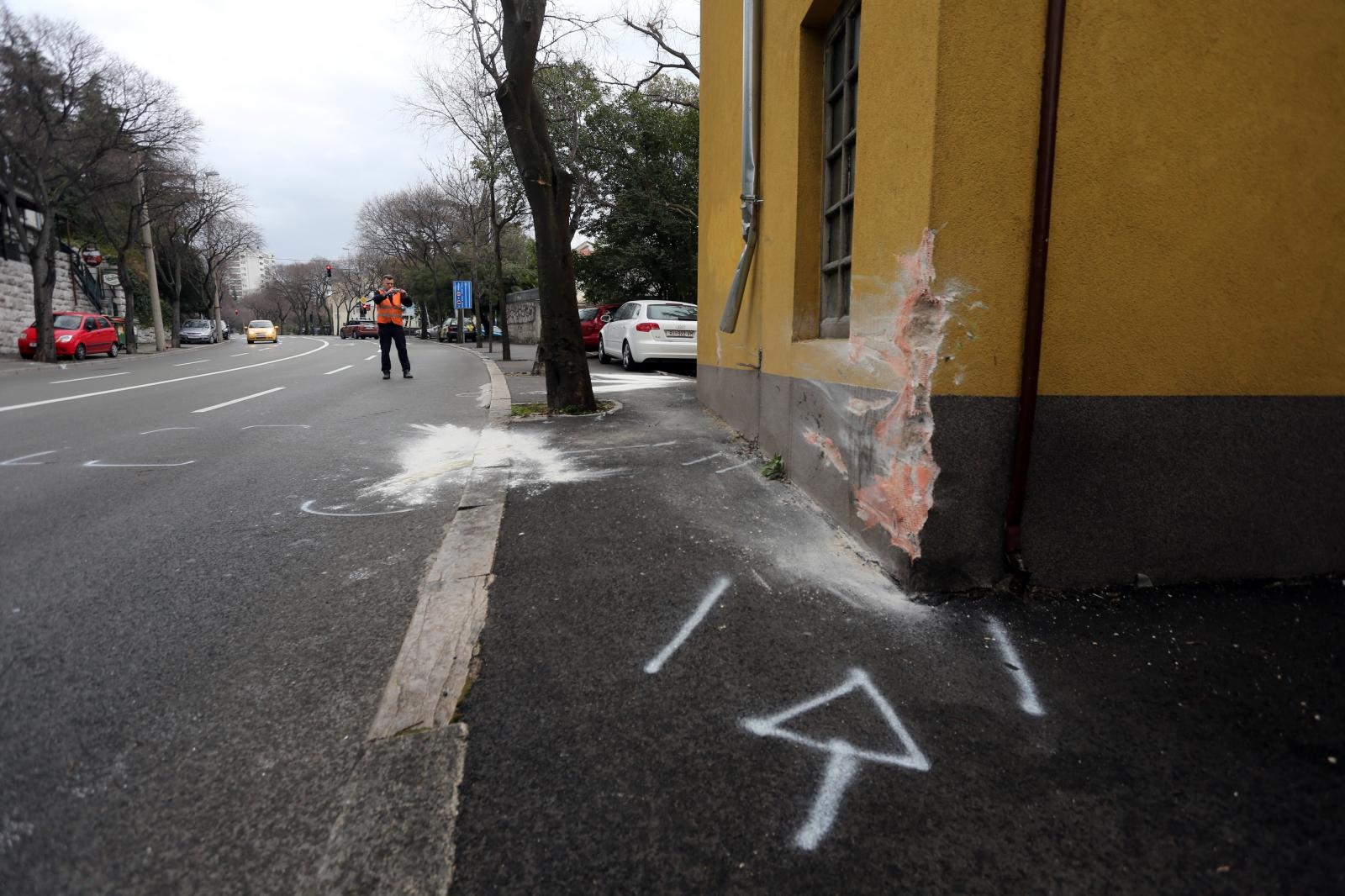 Rijeka: Taksijem “pokosio” dvije žene i zabio se u zid kuće