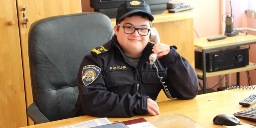 down sindrom-nacelnik-policijske-postaje