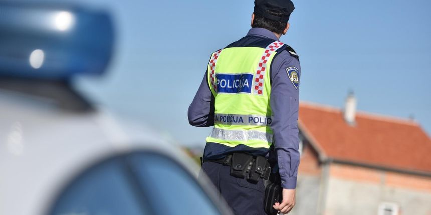 policajac-ilustracija-pixsell