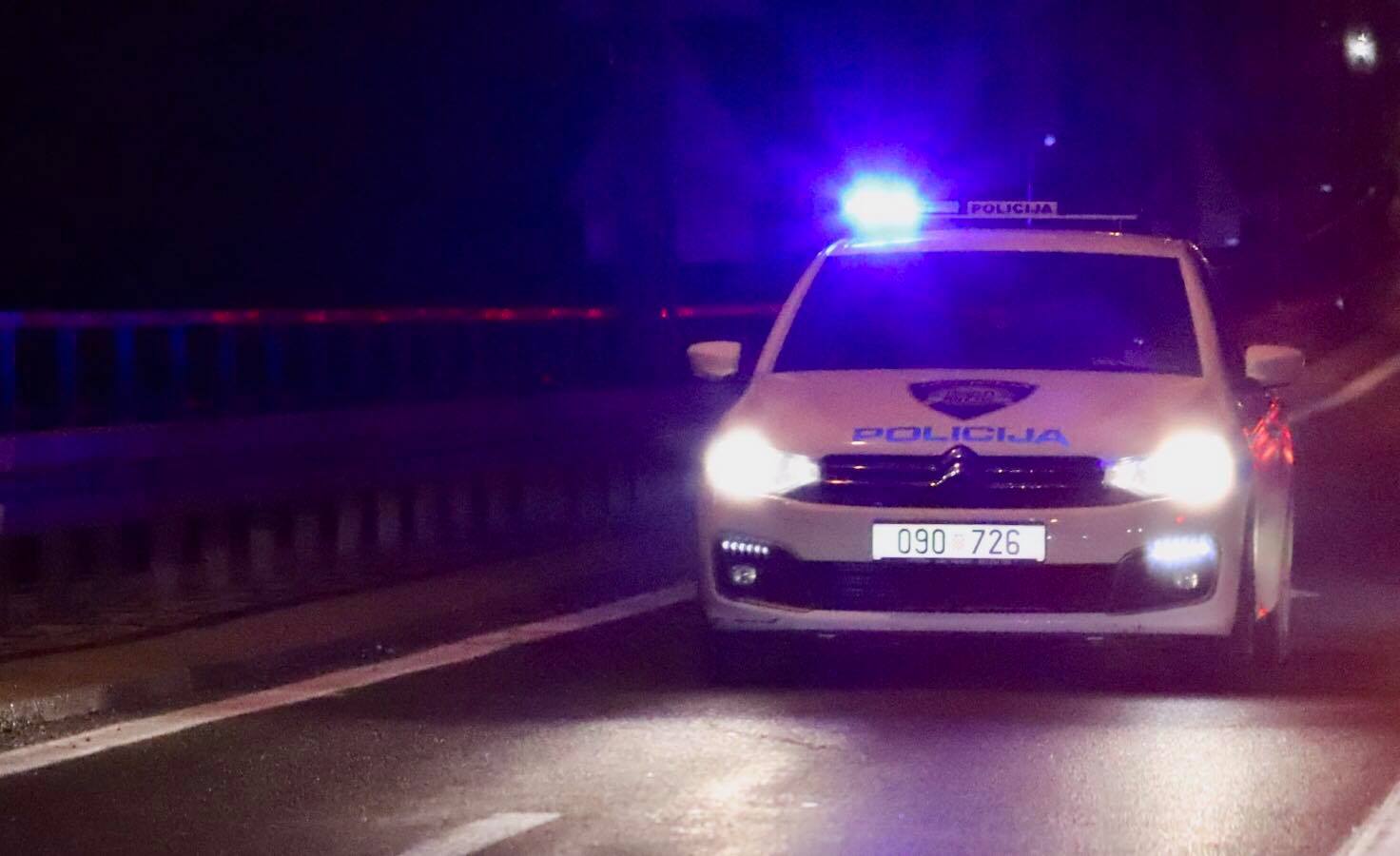 policija noćna riječanin ilustracija policija noćna riječanin ilustracija