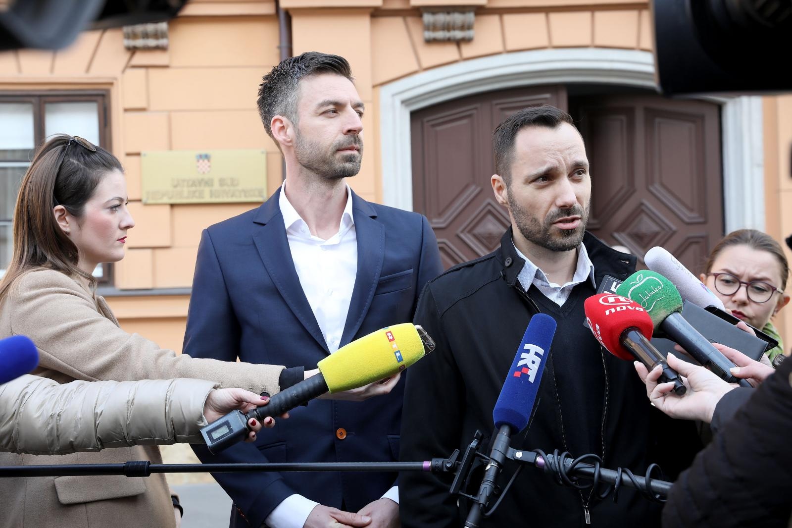 Zagreb: Podnesen zahtjev za ocjenu ustavnosti Zakona o udomiteljstvu