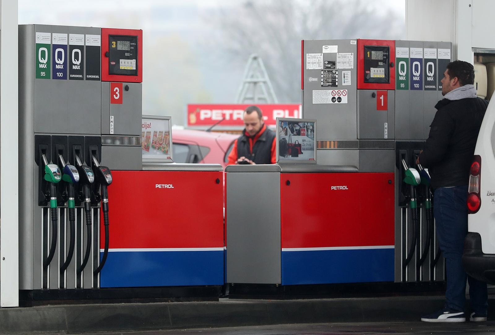 Benzinska postaja Petrol