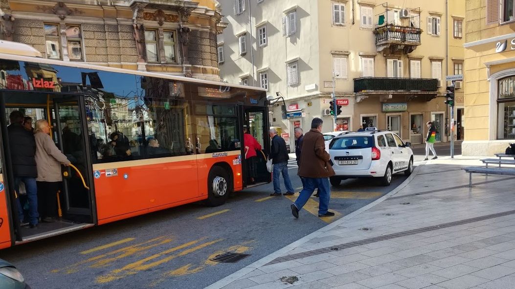 autotrolej autobus adamićeva